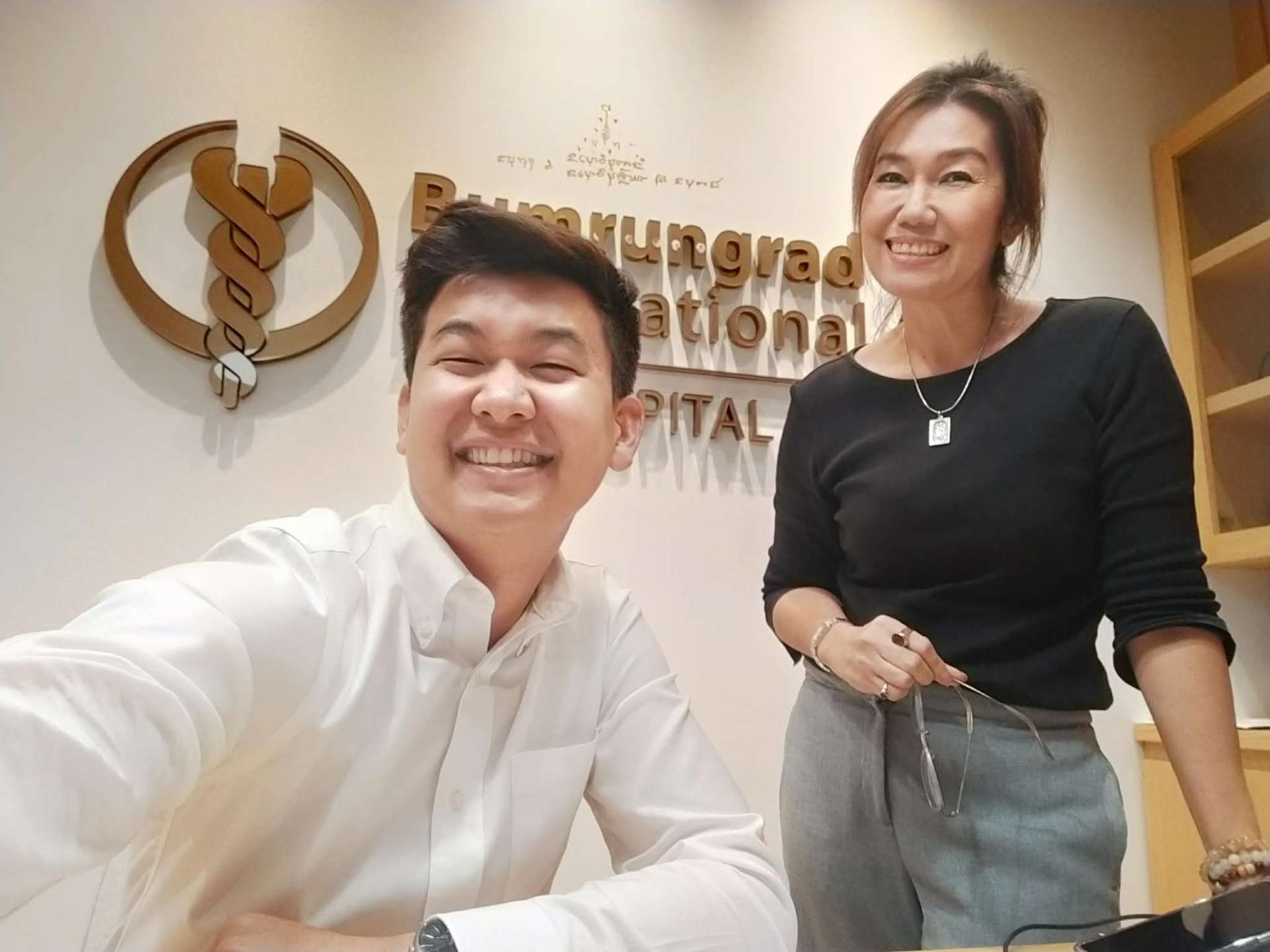 Rita with student at hospital